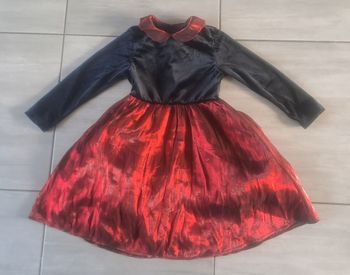 Très belle robe velours satiné Taille 6 ans