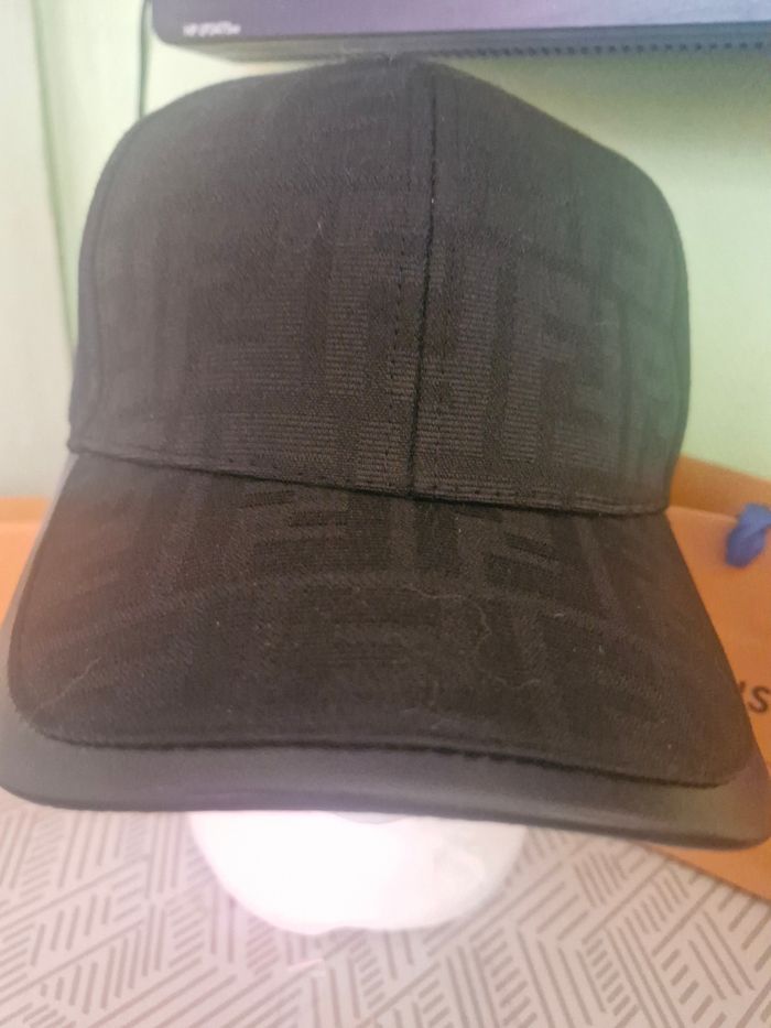 Casquette fendi noir