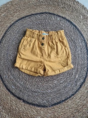 Joli short Gémo taille 24 mois