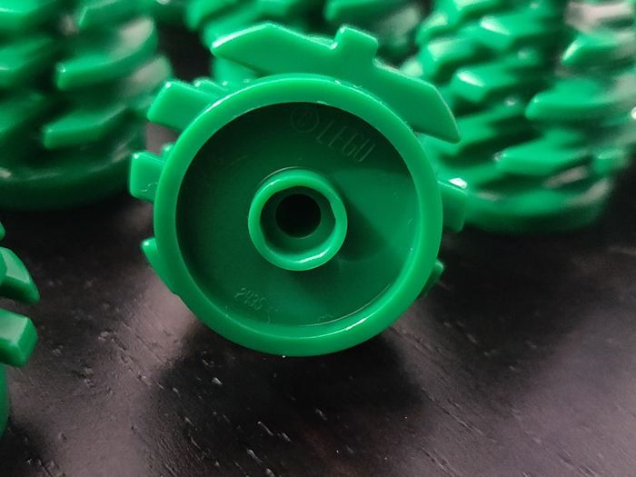 49 sapins verts Lego - parfait état - vrai Lego - photo numéro 2
