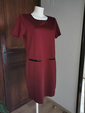Robe droite bordeaux taille L
