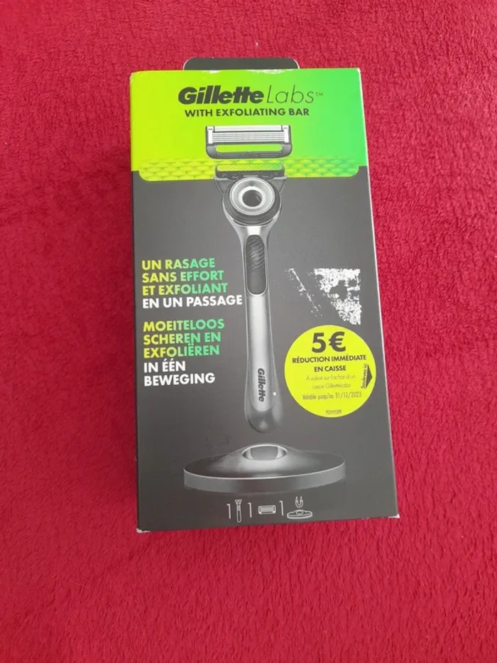 Rasoir Gillette labs