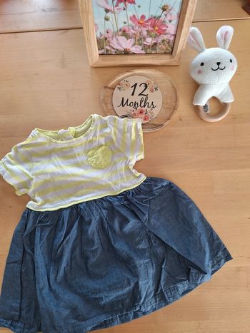 Robe pour fille taille 12mois marque tape à l'œil très bon état