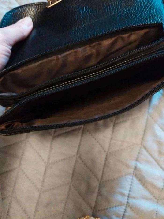 Joli  petit sac , peut  se  porter en  bandoulière  ou  en pochette - photo numéro 2