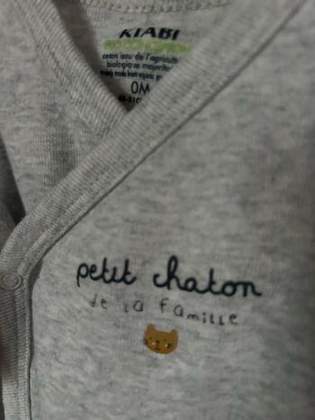 2 body croisés gris naissance Kiabi en parfait état