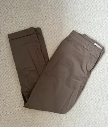 Pantalon léger 7/8 style chino