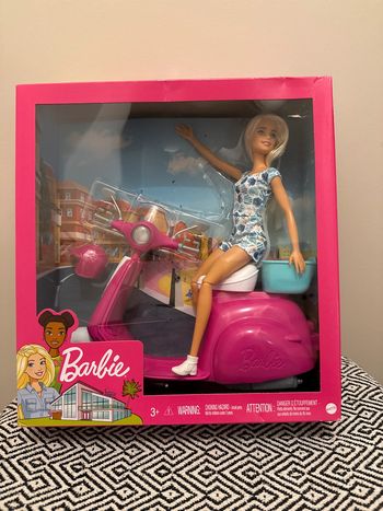 Mattel - Coffret Barbie et son Scooter