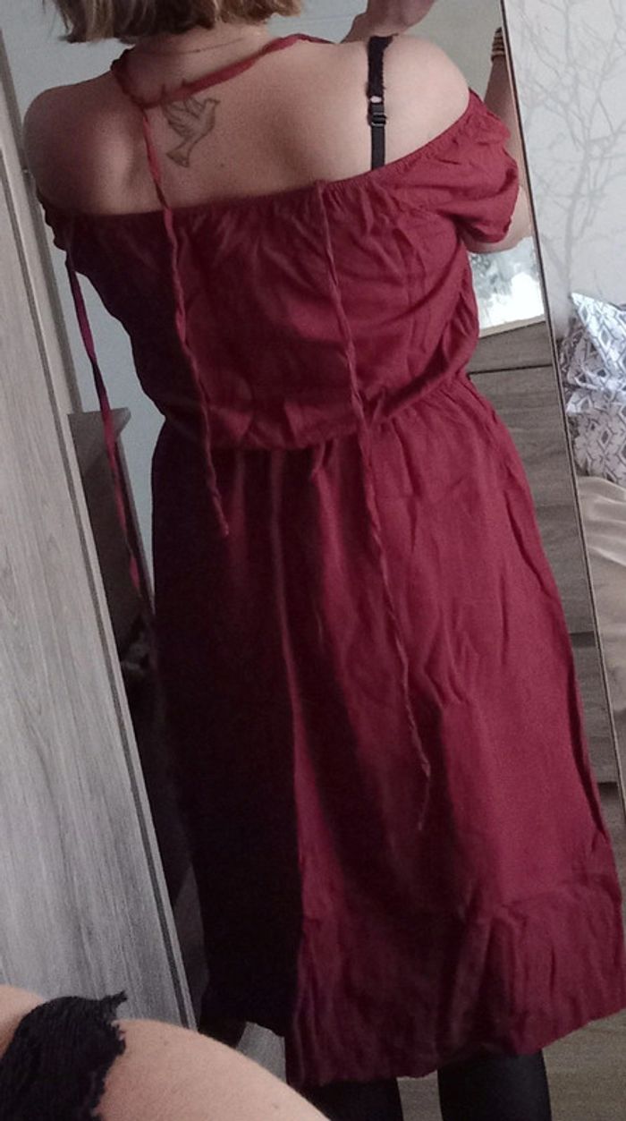 Robe bordeaux - photo numéro 4