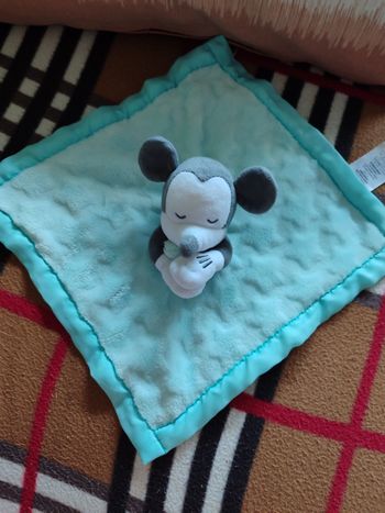 Doudou Mickey disneystore