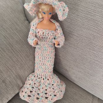 Vêtements pour Barbie 3 €.