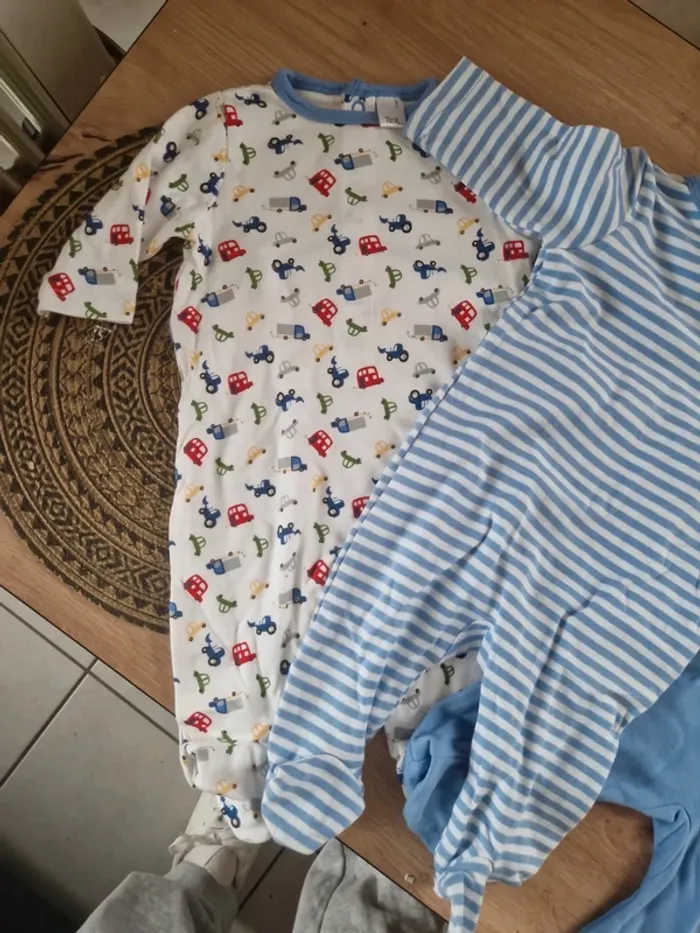 Lot de 3 pyjama neuf sans étiquette tex 3 mois - photo numéro 4