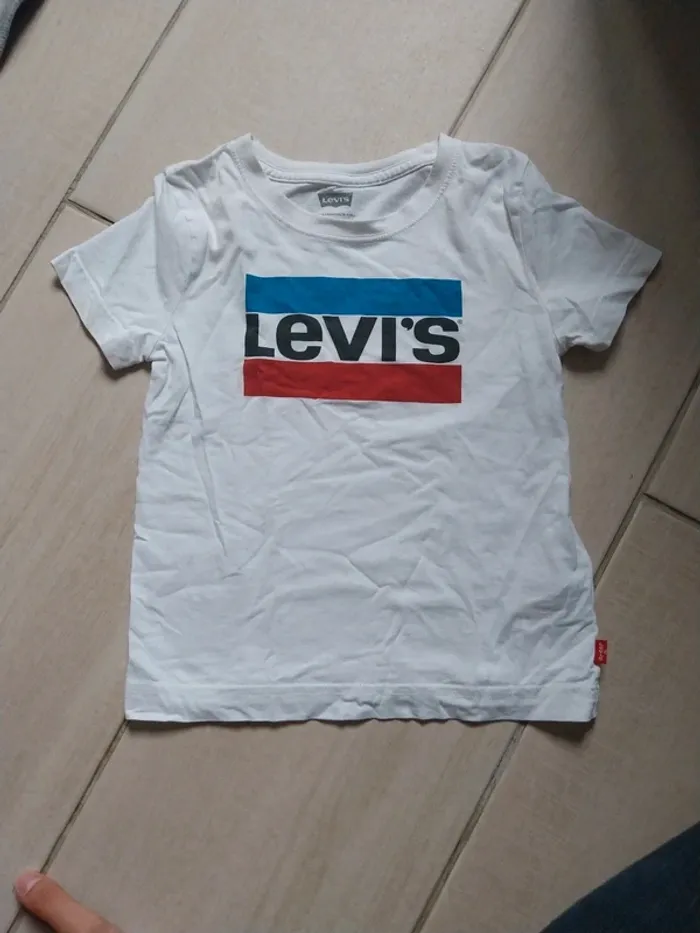 Tshirt levis 4 ans