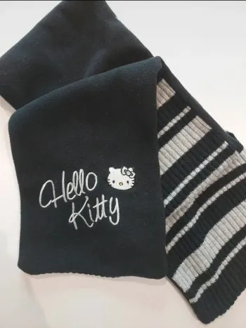 Écharpe Hello Kitty