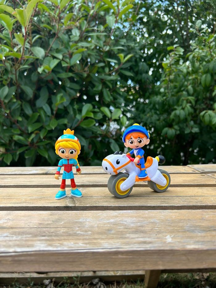 Figurine et son Poneylectrique - Gus le Chevalier Minus