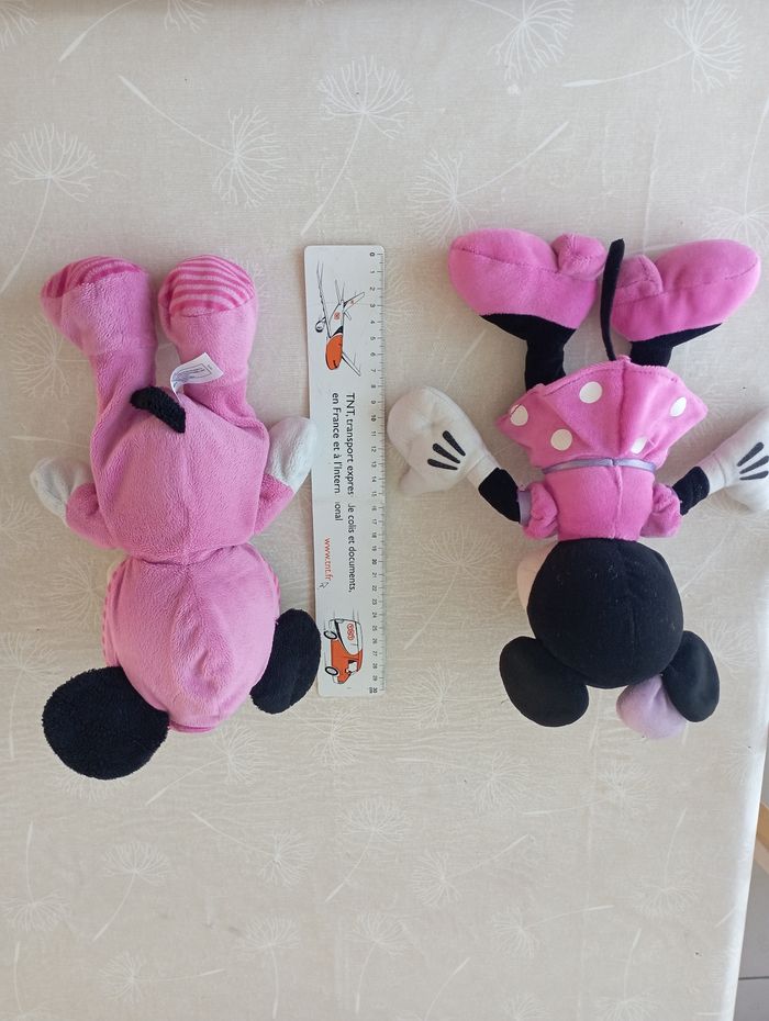 Lot 2 peluches Minnie Disney environ 30cm 6€ - photo numéro 4