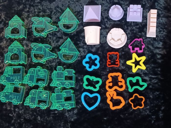 Lot de moules enfants - photo numéro 2