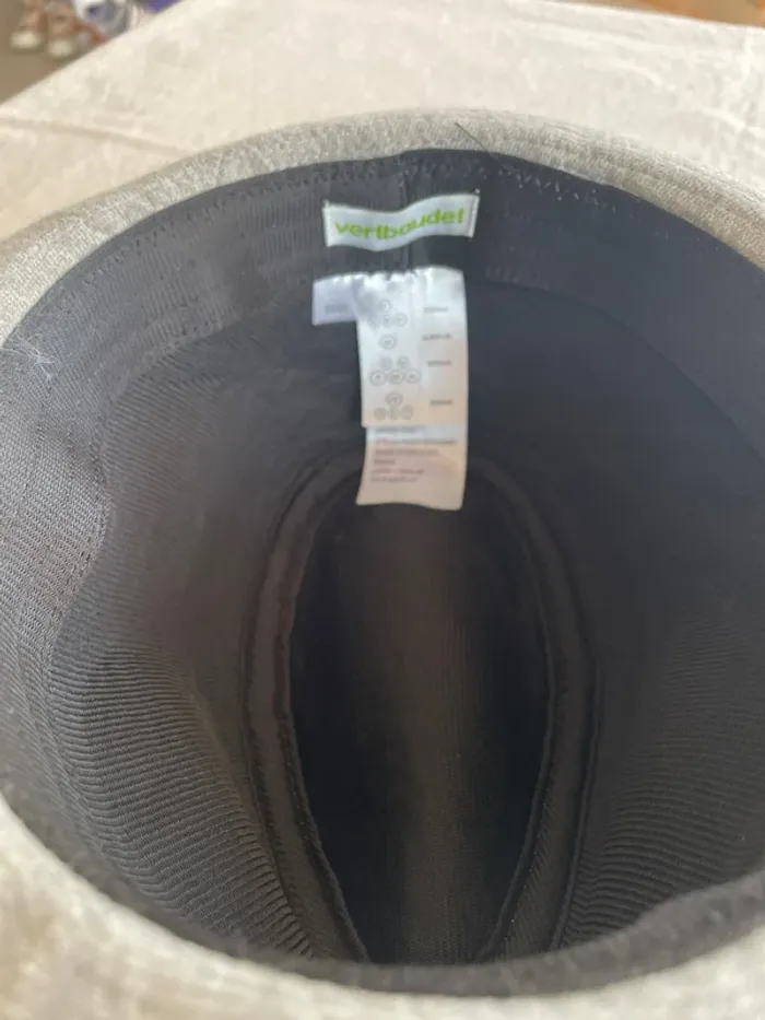 Chapeau Vertbaudet, taille 53 54 - photo numéro 4