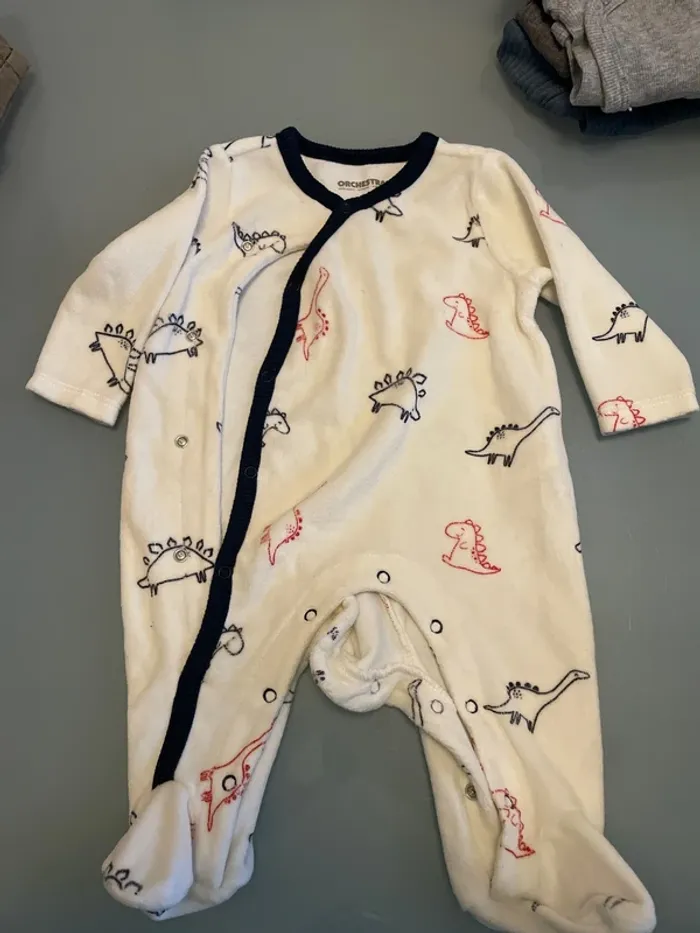 Pyjama dino 3 mois - photo numéro 2