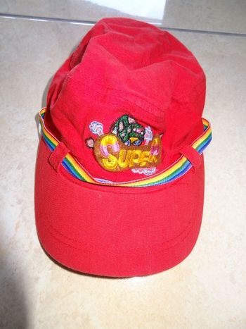 casquette rouge Taille 51cm