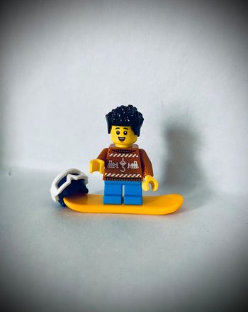Minifigurine LEGO City cty1820 - Surfeur des Neige - Très bon état