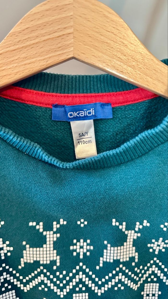 💜 Pull vert motif hivernal Noël OKAÏDI taille 5 ans 💜 - photo numéro 3