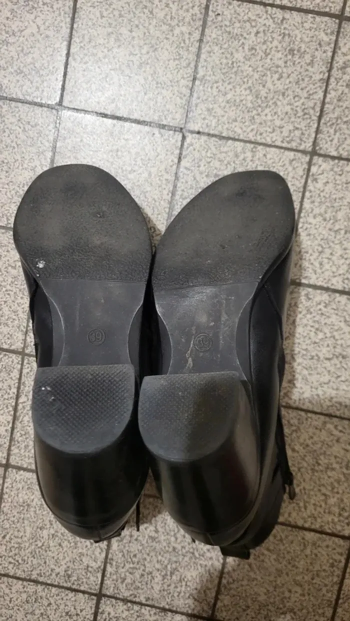 Bottines noires taille 39 - photo numéro 3