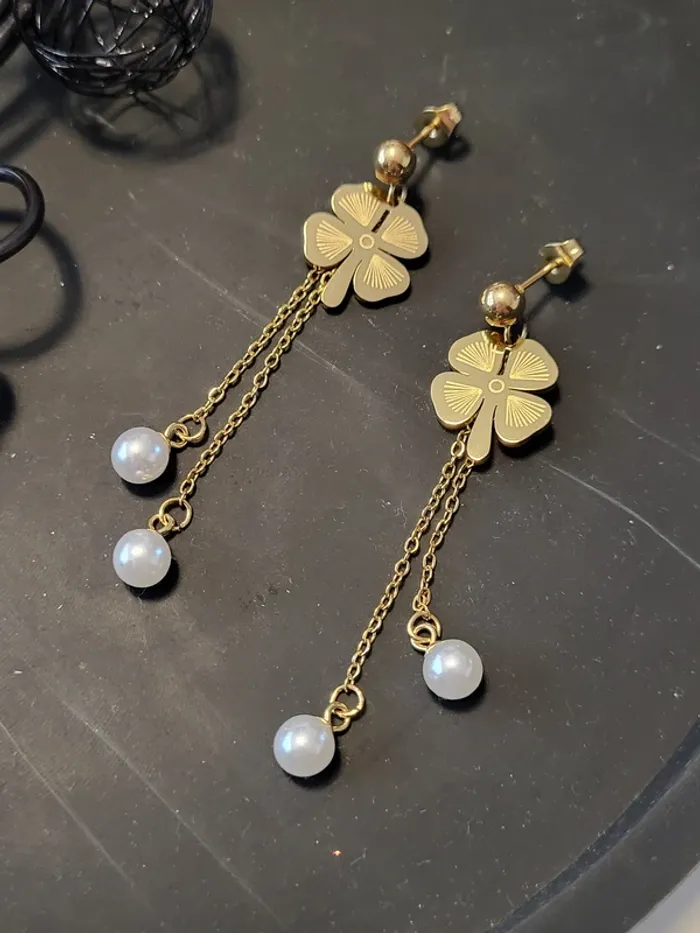 Boucles d'oreilles acier inoxydable trèfle à 4 feuilles et perles