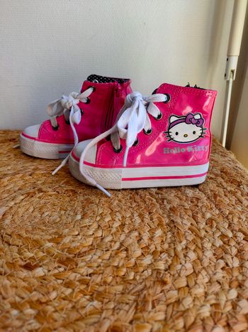 Baskets rose Hello Kitty taille 24