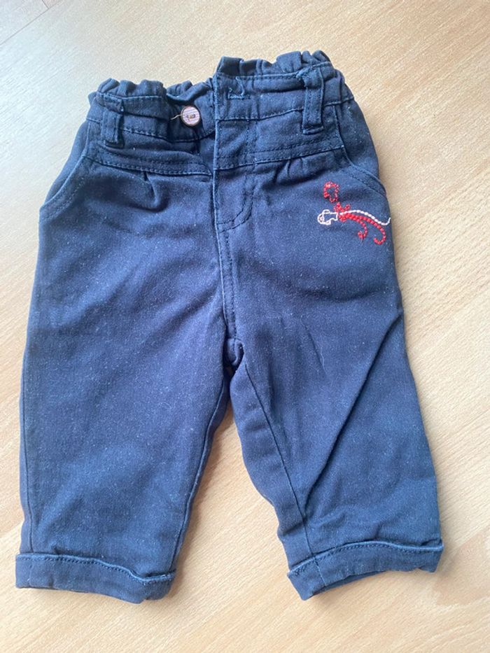 Pantalon bleu broderies