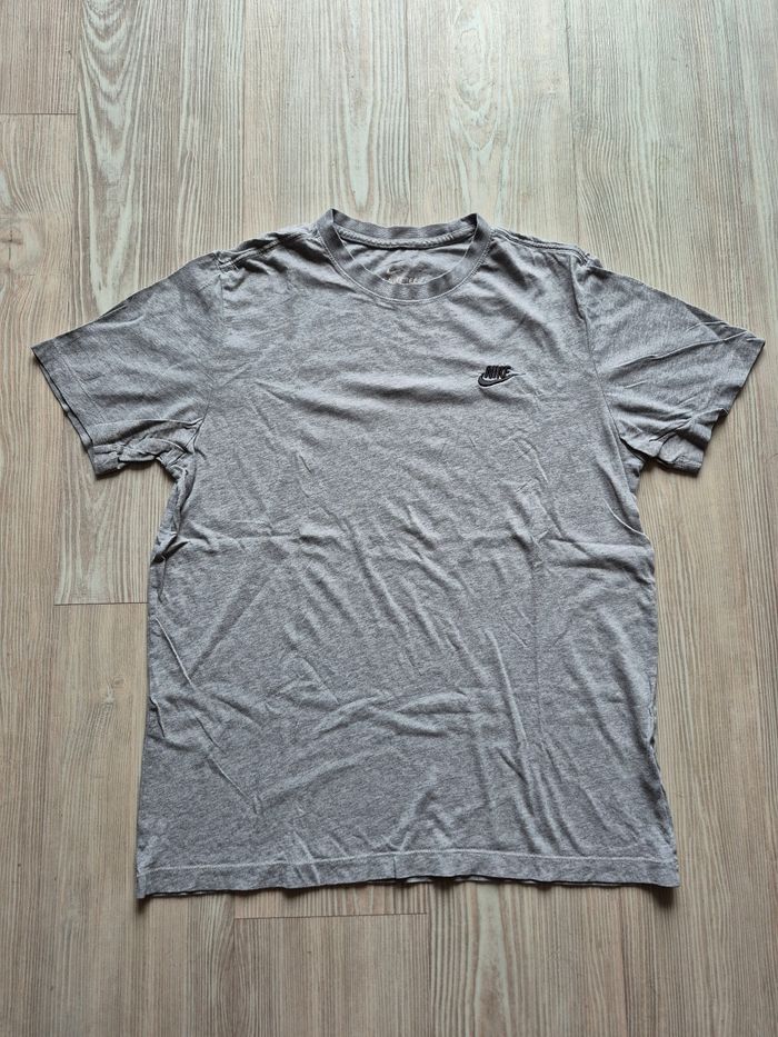 Tee-shirt nike gris taille M