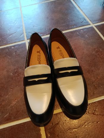 Mocassins bicolores neufs 