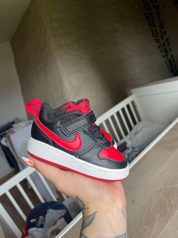 Nike rouge et noir
