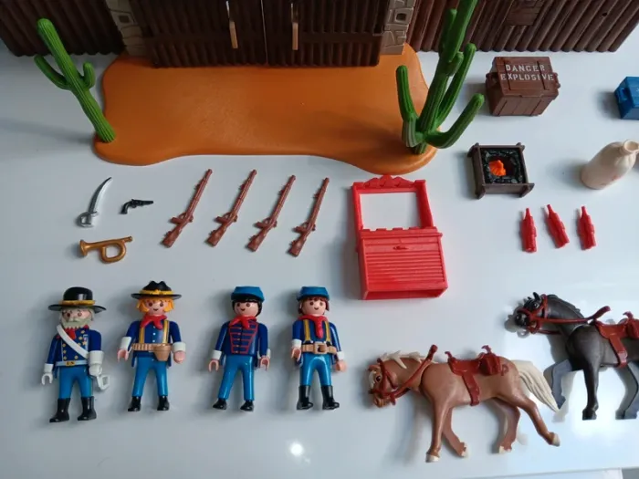 Lot figurines playmobil grand fort western 5245 - photo numéro 10