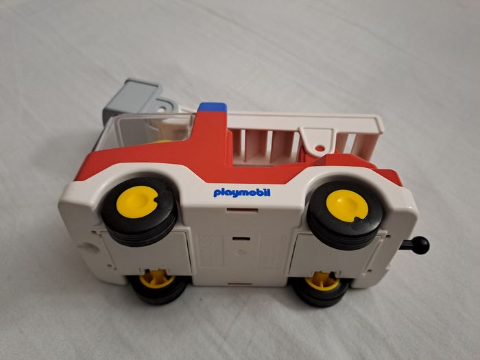 Camion de Pompier avec échelle pivotante Playmobil 123 - photo numéro 4