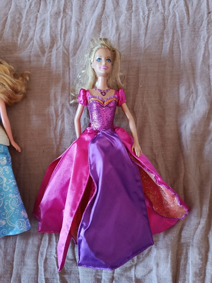 Lot de 3 Barbies princesse - photo numéro 8