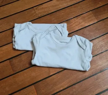 Lot de 2 bodies 36mois