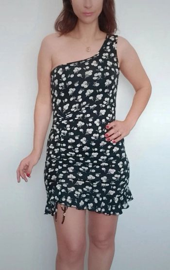 Mini robe d été fleurie asymétrique taille 38