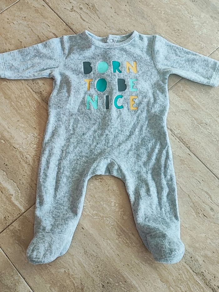 Lot 9 pyjamas en velours très bon état taille 3 mois - photo numéro 4