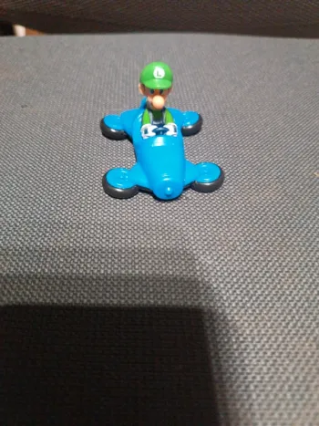 Luigi et sa voiture Mario Kart