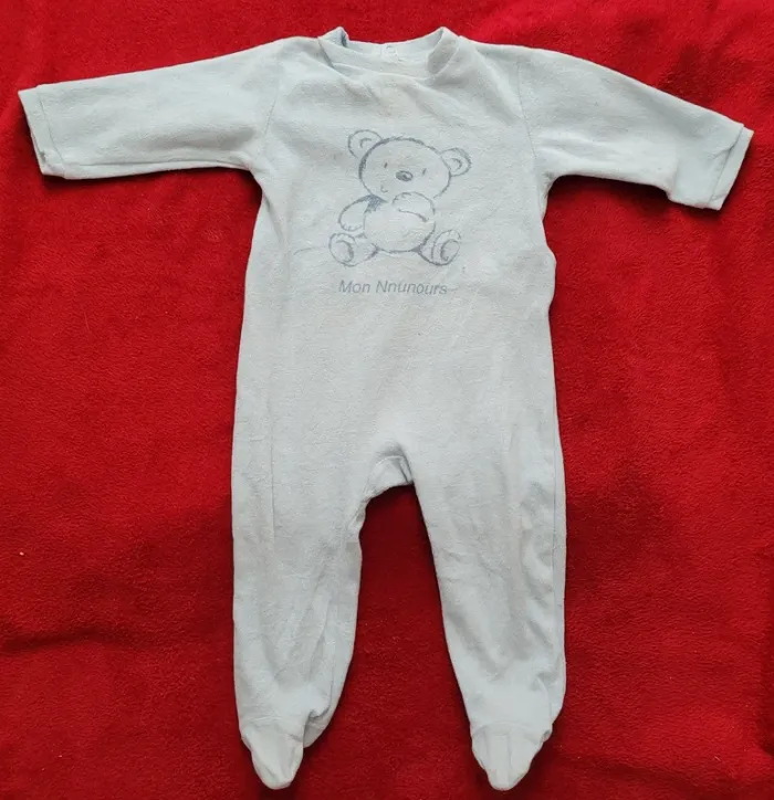 3 pyjamas - photo numéro 6