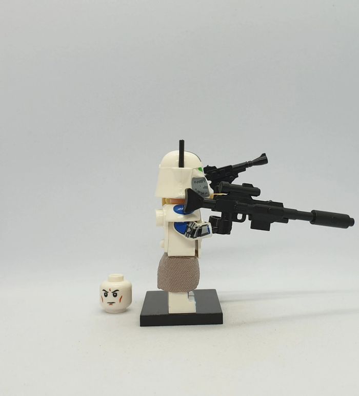🌠 Figurine Star Wars - 501st Legion Clone Commander - (Style Lego) 🌠 - photo numéro 4