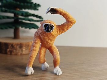 Figurine singe Gibbon beige Animal de la savane