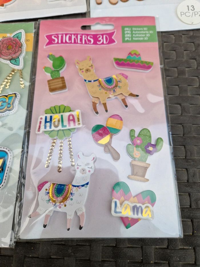 Lot de 5 paquets de stickers neufs en reliefs - photo numéro 2