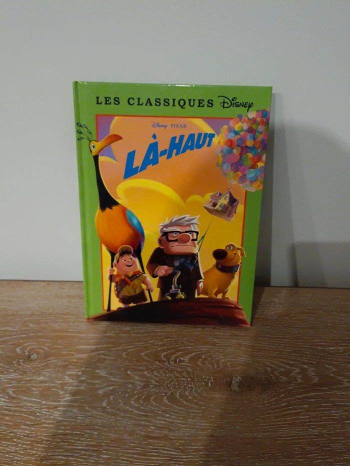 La haut