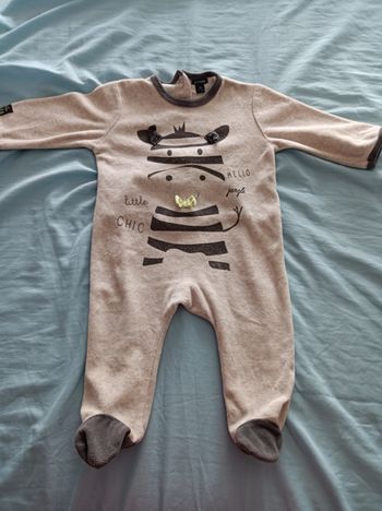 Pyjama velours taille 9 mois