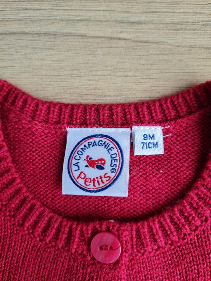 Gilet rouge bodeaux 9 mois - photo numéro 2