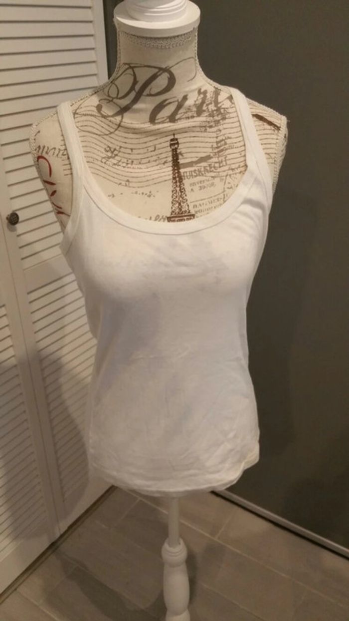 Top blanc taille s marque love ect - photo numéro 2