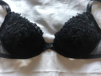 Soutien gorge brodé