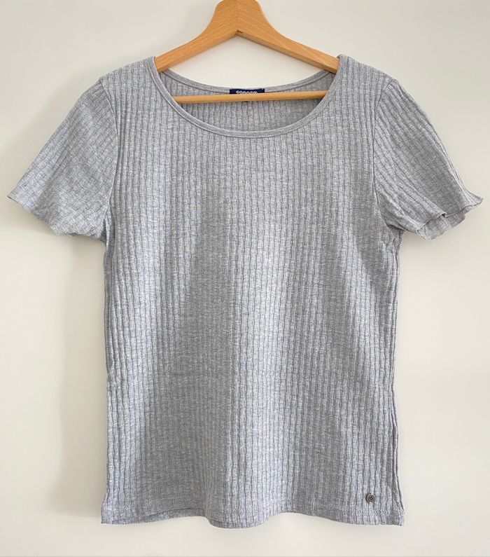 Haut gris