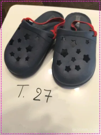 Sandales type crocs bleus